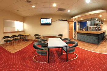 Equestrian Hotel Christchurch Buitenkant foto