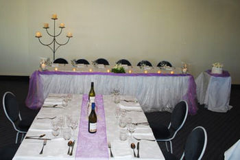 Equestrian Hotel Christchurch Buitenkant foto